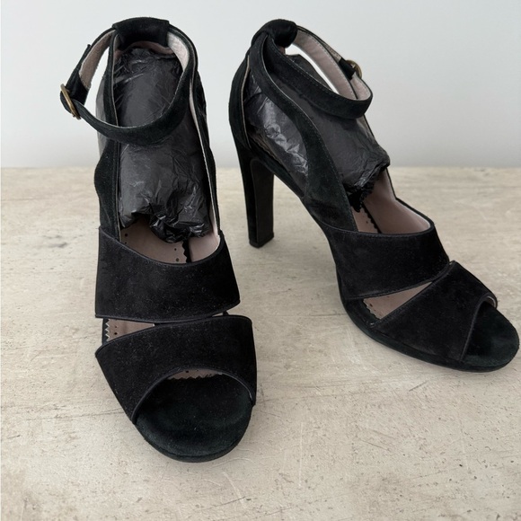Farylobrin Black Velvet Sandals - Picture 1 of 9